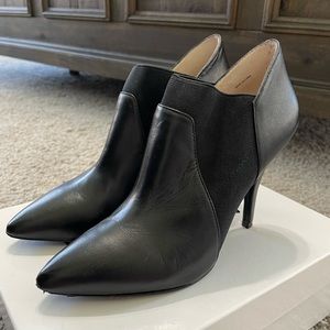 8.5 Neiman Marcus heels